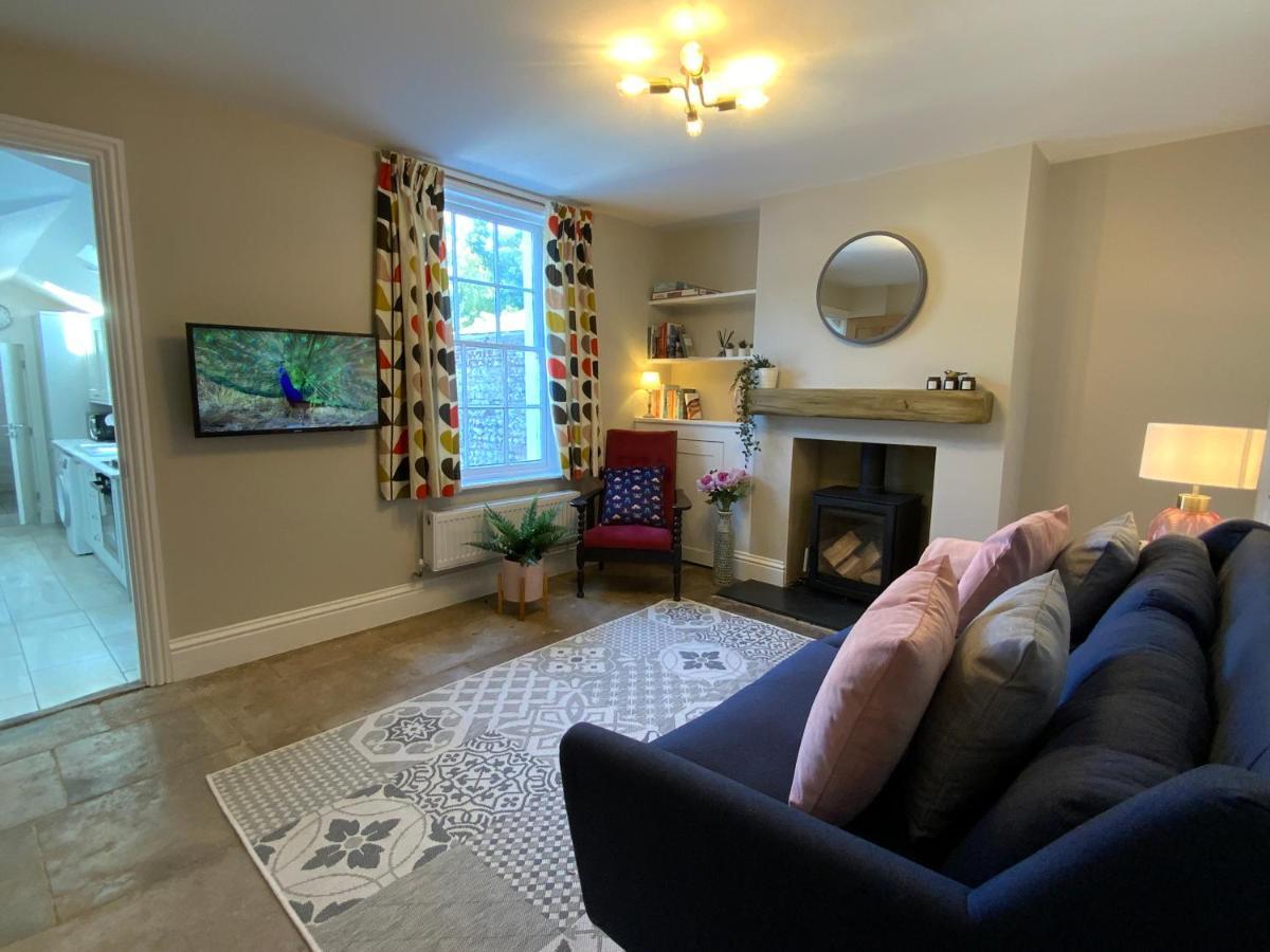 Charming Cottage Mins From Chichester City Centre 외부 사진