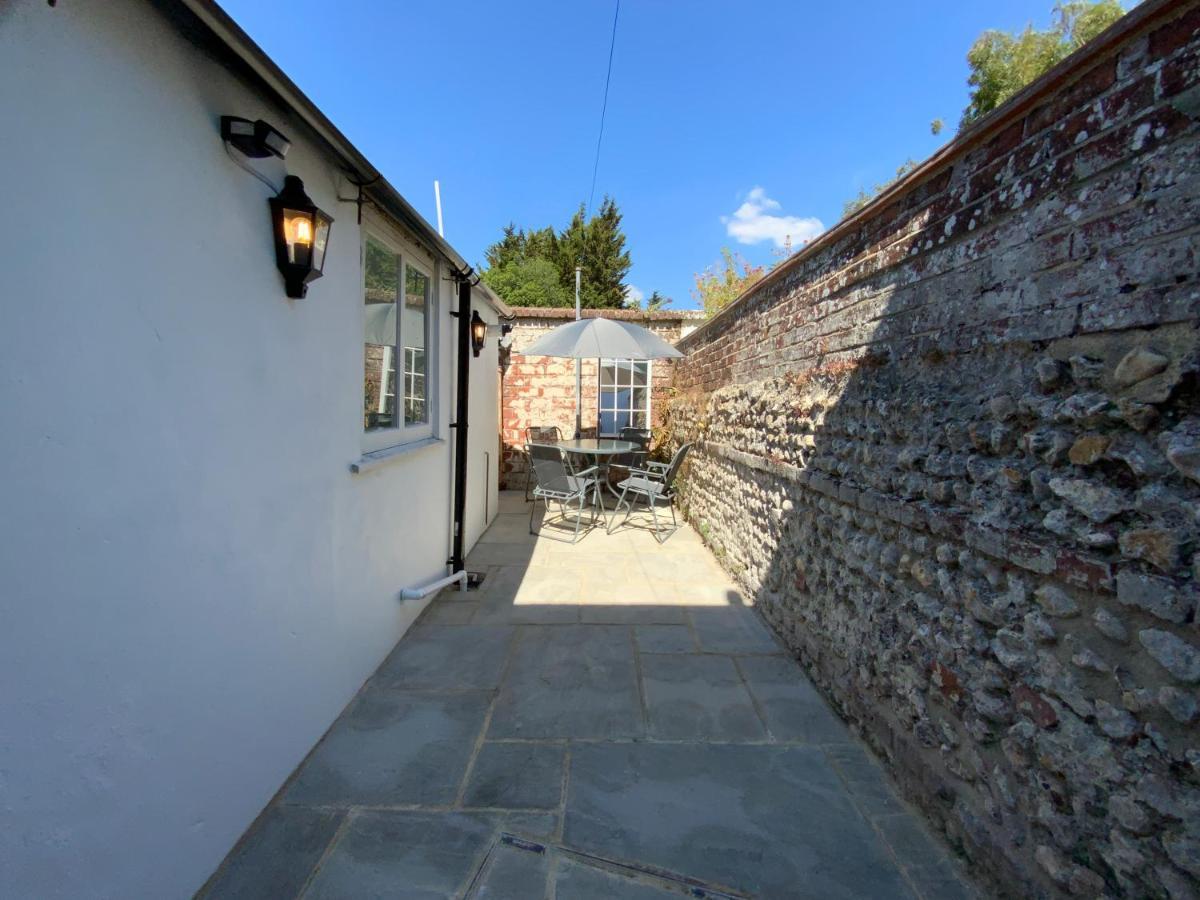 Charming Cottage Mins From Chichester City Centre 외부 사진